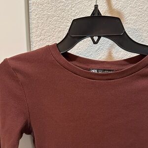 Zara Women's Long Sleeve Ribbed Bodysuit in Chocolate Brown